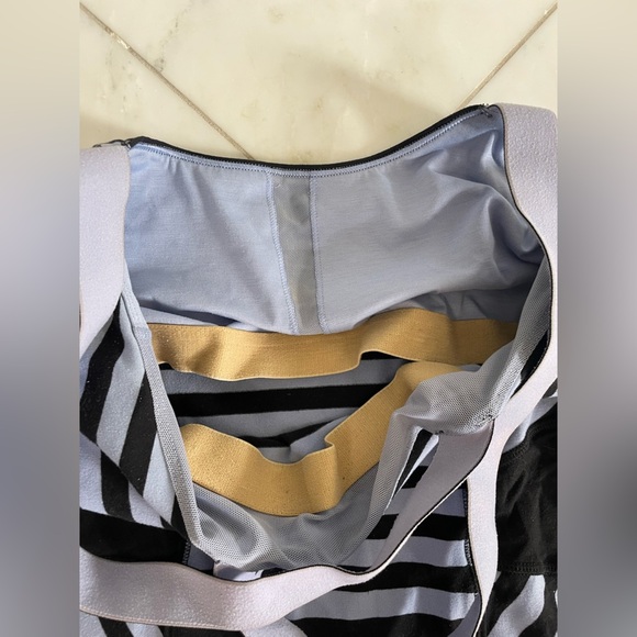 Lululemon size 8 periwinkle blue & black stripe wide strap built in bra tank top - Picture 4 of 6